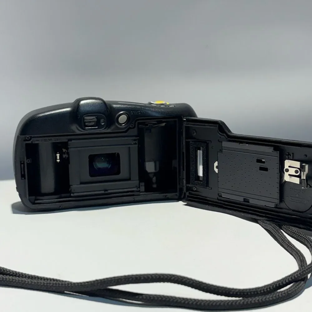 Minolta Freedom Action Zoom QD Black Camera